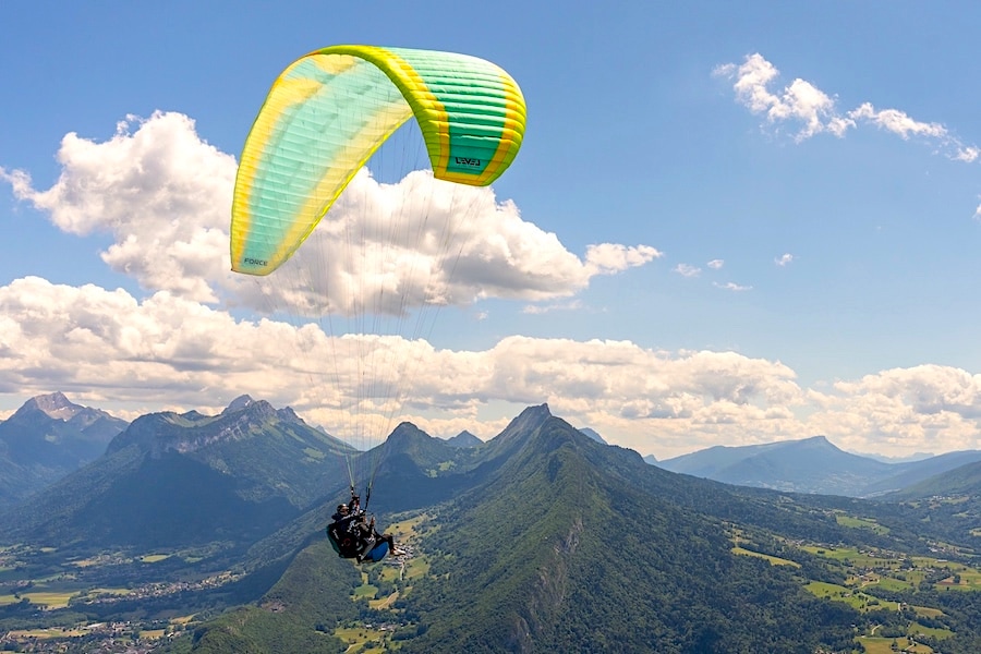 professional paragliding tandem with force wing at annecy